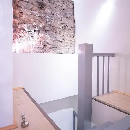 Dream - Bright 2-bedroom 2-floor Old Town 아파트 탈린
