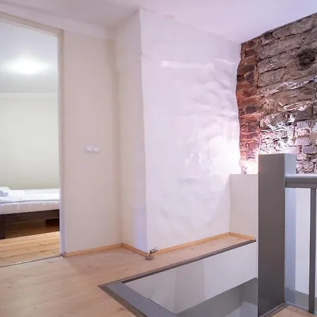 Apartman Dream - Bright 2-bedroom 2-floor Old Town *
