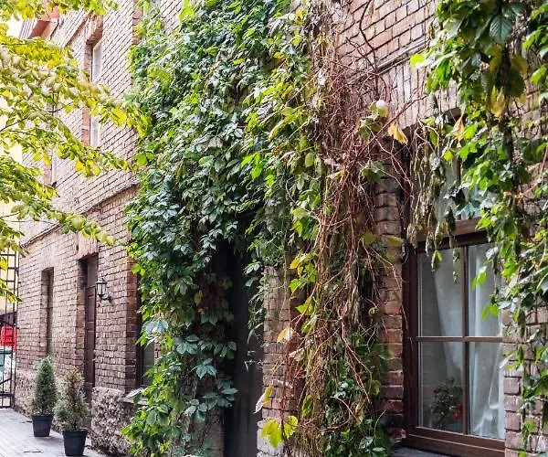 Dream - Bright 2-bedroom 2-floor Old Town