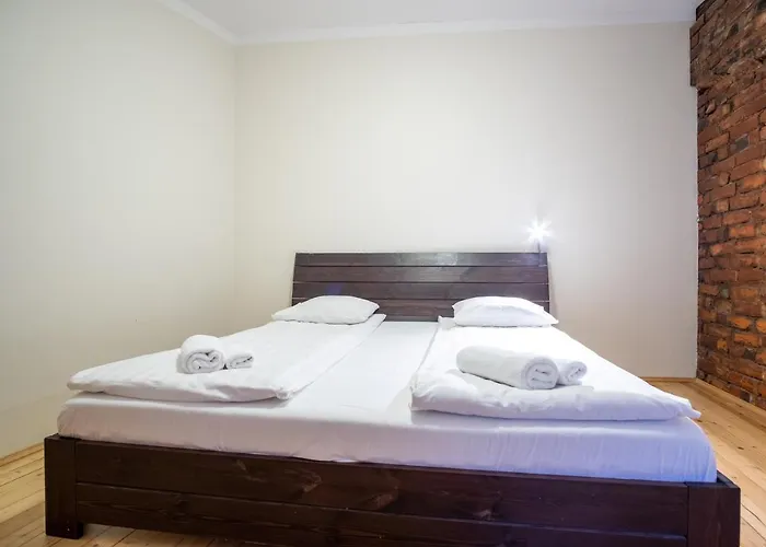 Dream - Bright 2-bedroom 2-floor Old Town Apartman *