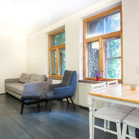 Dream - Bright 2-bedroom 2-floor Old Town *